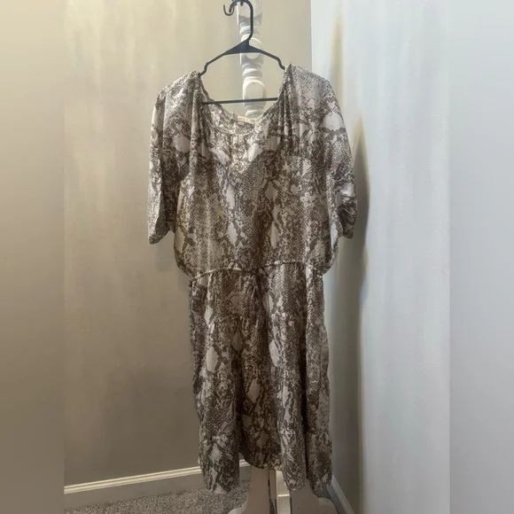 ann taylor beige dress Lizzy Slip Cap Sleeve V-Neck Dress Slip main image 1